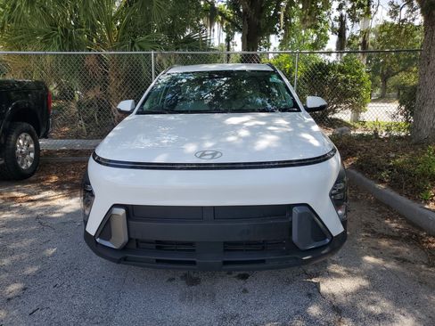 Used 2025 Hyundai Kona SEL AWD/4WD image 3
