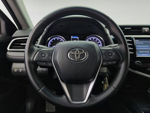 Used 2018 Toyota Camry SE FWD image 13