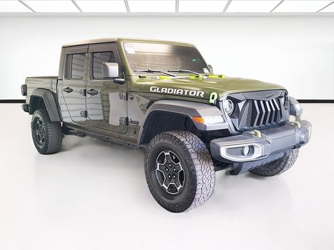 Used 2023 Jeep Gladiator Sport image 3