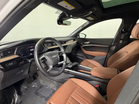 Certified 2024 Audi Q8 e-tron Premium Plus AWD/4WD image 11