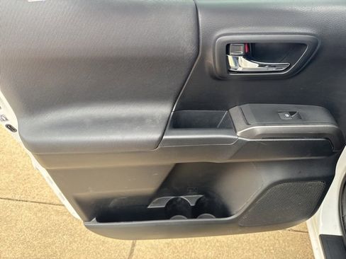 Used 2016 Toyota Tacoma 4x4 Double Cab image 28