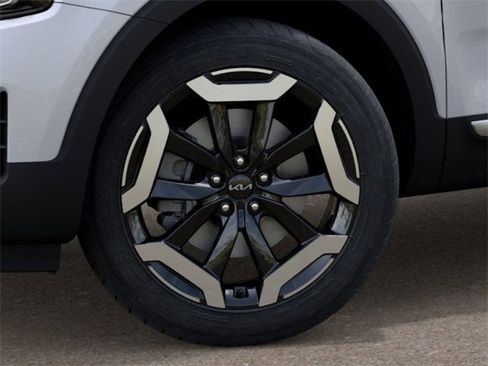 New 2025 Kia Telluride S image 9