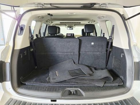 Used 2024 Nissan Armada SL w/ Captain's Chairs Package image 12