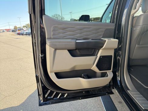 Used 2025 Ford F450 Platinum w/ Platinum Plus Package image 16