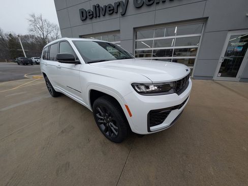 New 2026 Jeep Grand Cherokee L Limited image 1