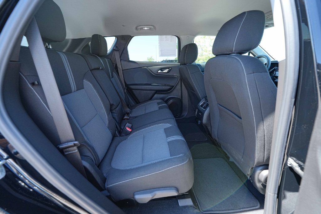 Used 2025 Chevrolet Blazer LT AWD/4WD image 25