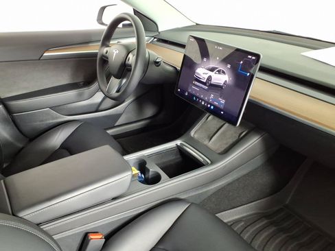 Used 2023 Tesla Model 3 Standard Range RWD image 8