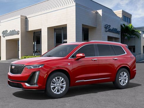 New 2025 Cadillac XT6 Luxury image 3