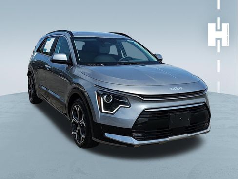 Used 2024 Kia Niro EX Touring FWD image 1