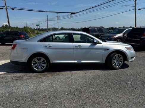 Used 2012 Ford Taurus Limited FWD image 9