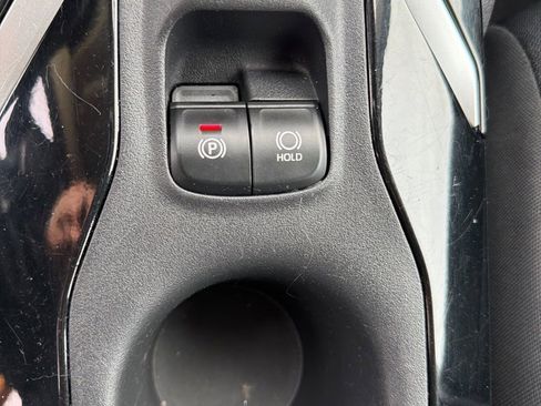 Used 2021 Toyota Corolla LE image 19