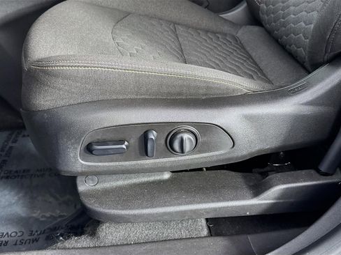 Used 2019 Chevrolet Equinox LT w/ Sun & Navigation Package image 22