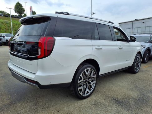 Used 2025 Ford Expedition Platinum w/ Platinum Ultimate Package AWD/4WD image 6