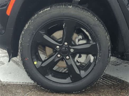 New 2025 Jeep Grand Cherokee Limited image 14