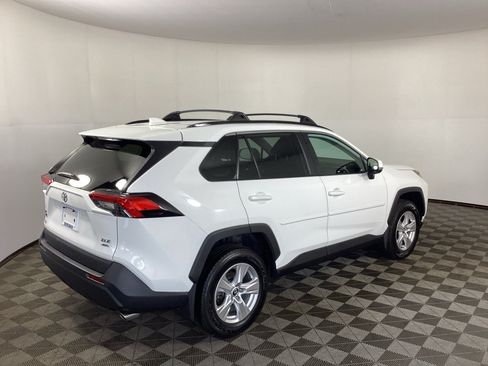 Used 2020 Toyota RAV4 XLE w/ Convenience Package AWD/4WD image 2
