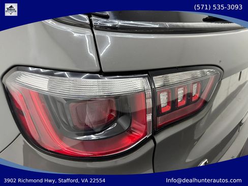 Used 2019 Jeep Compass Limited w/ Safety & Security Group AWD/4WD image 9
