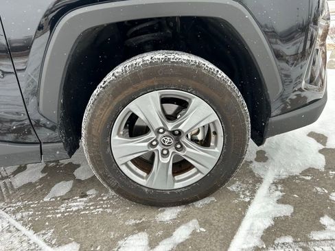 Used 2025 Toyota RAV4 XLE image 32