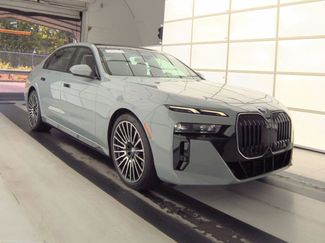 Used 2025 BMW 760i xDrive AWD/4WD video 2