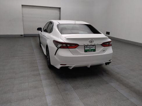 Used 2023 Toyota Camry SE image 5