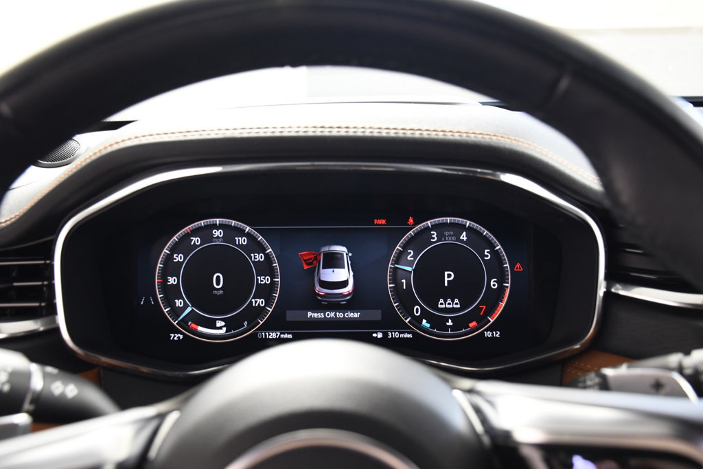 Used 2026 Jaguar F-PACE R-Dynamic S AWD/4WD image 31