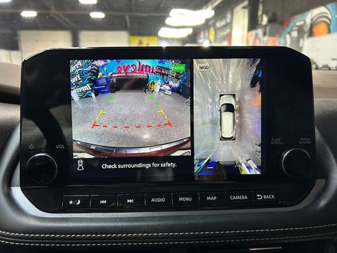 Used 2021 Nissan Rogue Platinum image 22