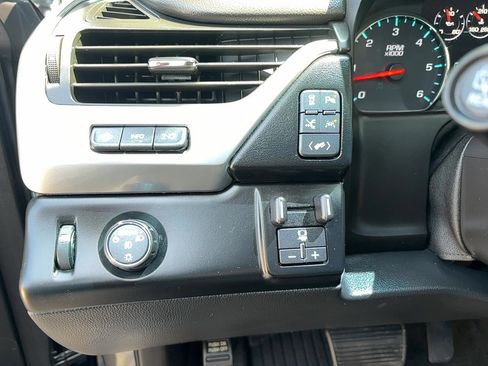 Used 2018 Chevrolet Tahoe Premier image 32