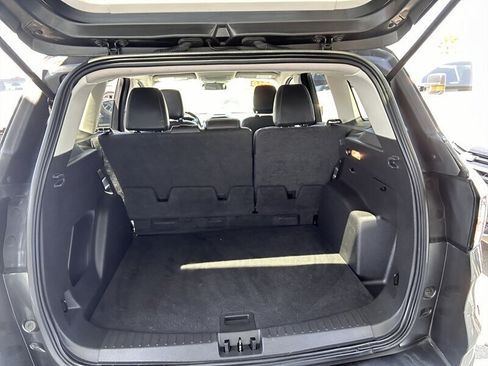 Used 2018 Ford Escape SE w/ SE Sport Appearance Package FWD image 17