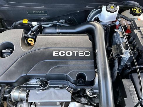Used 2020 Chevrolet Equinox LT FWD image 32