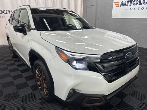 Used 2025 Subaru Forester Sport w/ Popular Package #1 AWD/4WD image 3