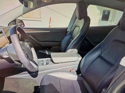 Used 2025 Tesla Model Y Long Range RWD image 6