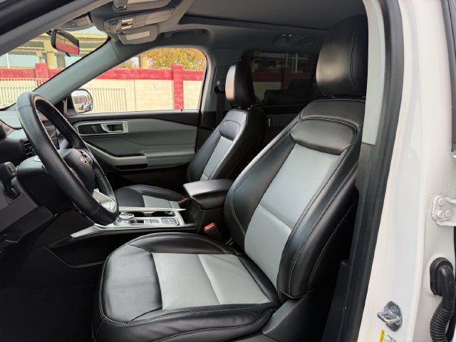Used 2022 Ford Explorer XLT w/ Equipment Group 202A RWD image 27