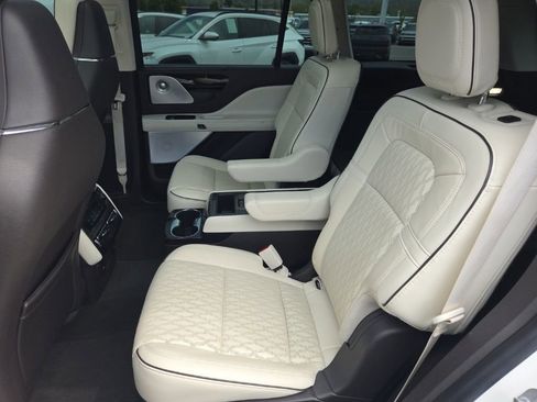 Used 2023 Lincoln Aviator Black Label w/ Dynamic Handling Package AWD/4WD image 24