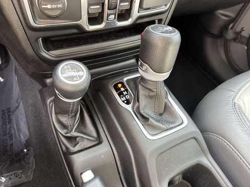 Used 2019 Jeep Wrangler Unlimited Sport S AWD/4WD image 52