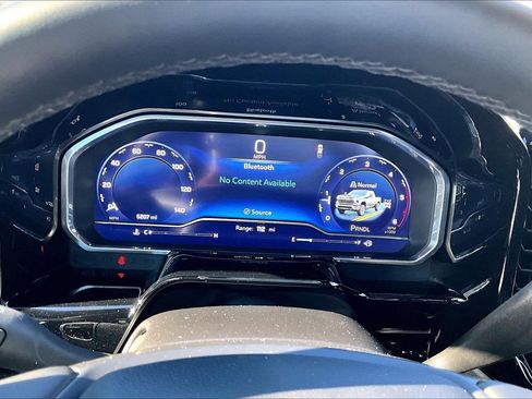 Used 2025 Chevrolet Silverado 2500 LT w/ Convenience Package image 14