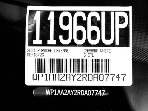 Certified 2024 Porsche Cayenne AWD/4WD image 28
