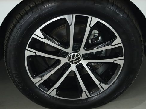 Used 2025 Volkswagen Jetta Sport image 10