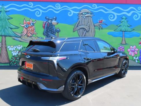 Certified 2026 Chevrolet Blazer EV SS w/ LPO, Blackout Package AWD/4WD image 4
