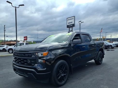 Used 2024 Chevrolet Silverado 1500 Custom w/ LPO, Dark Essentials Package image 3