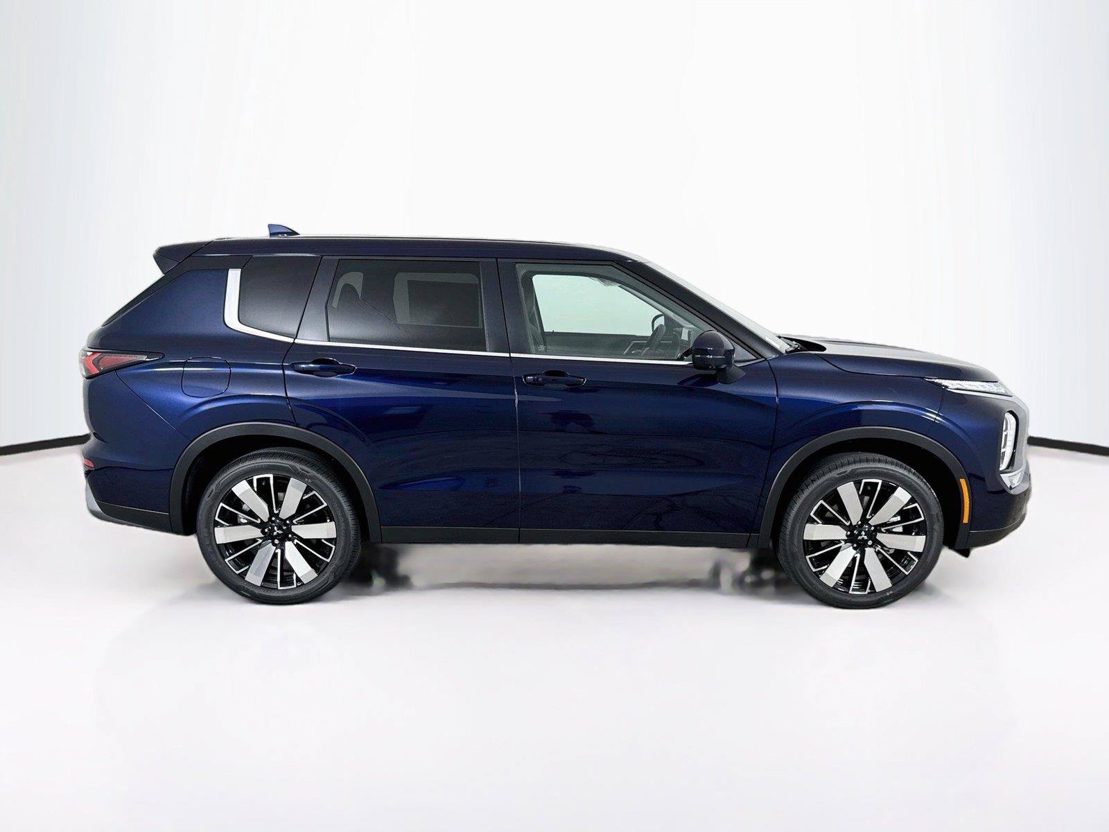 New 2026 Mitsubishi Outlander SE FWD image 6