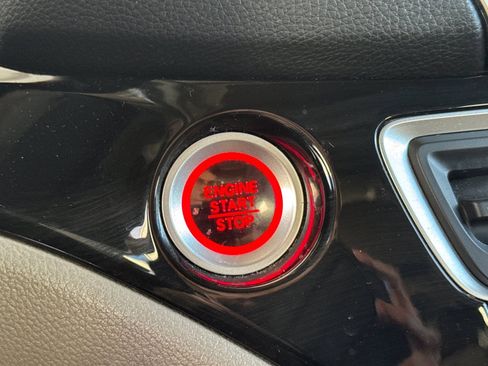 Used 2021 Honda Pilot Elite image 35