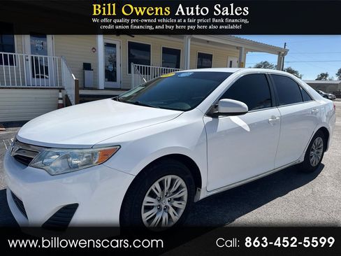 Used 2013 Toyota Camry LE image 1