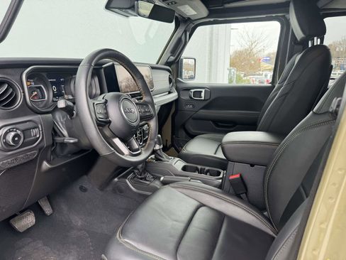 New 2025 Jeep Wrangler Unlimited Rubicon 392 image 30