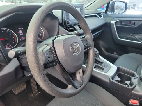 Used 2020 Toyota RAV4 LE image 11