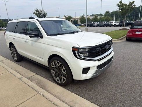 Used 2025 Ford Expedition Platinum w/ Platinum Ultimate Package AWD/4WD image 26