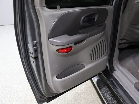 Used 2002 Ford F150 King Ranch image 19