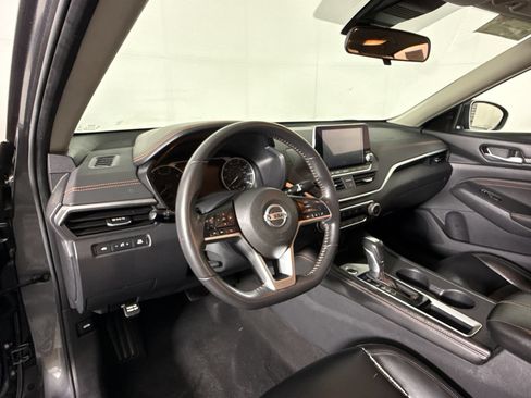 Used 2022 Nissan Altima 2.5 SR FWD image 4