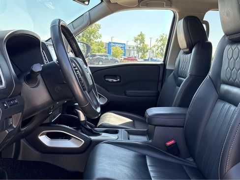 Used 2024 Nissan Frontier SL w/ Technology Package RWD image 18