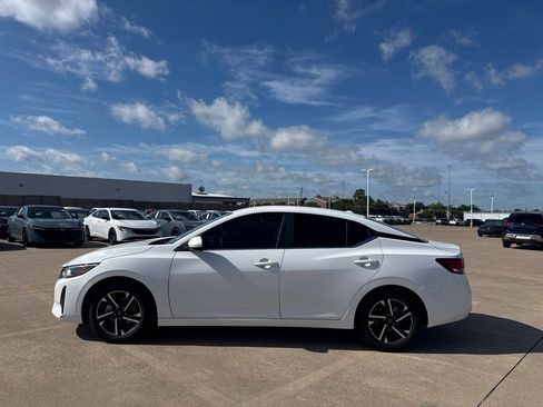 Certified 2024 Nissan Sentra SV FWD image 12