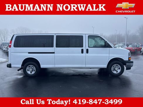 Used 2024 Chevrolet Express 3500 LT w/ LT Preferred Equipment Group image 37