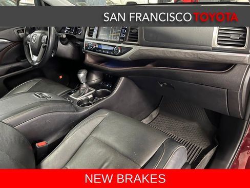Used 2017 Toyota Highlander Limited AWD/4WD image 24